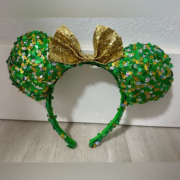 Disney Parks Green Sequin Minnie Mouse Ears Gold Bow Holiday Disney Park - Picture 1 of 3